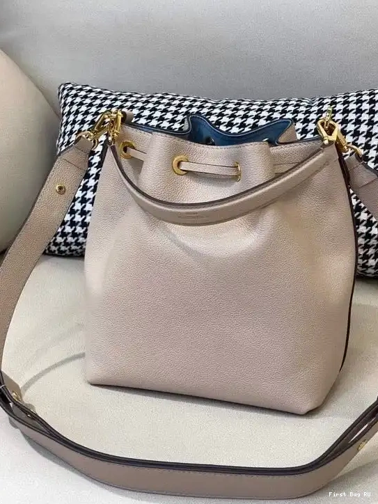 Firstbag LOUIS BUCKET VUITTON LOCKME 0531